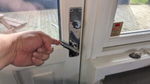 Tür: Wie schließe ich eine Tür in Dänemark auf und zu ?